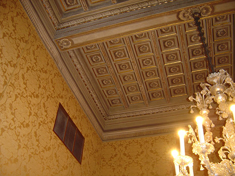 Restauro-del-soffitto-ligneo-a-cassettoni-e-della-fascia-perimetrale-del-salottino-giallo-all-interno-di-Palazzo-Chigi---Roma